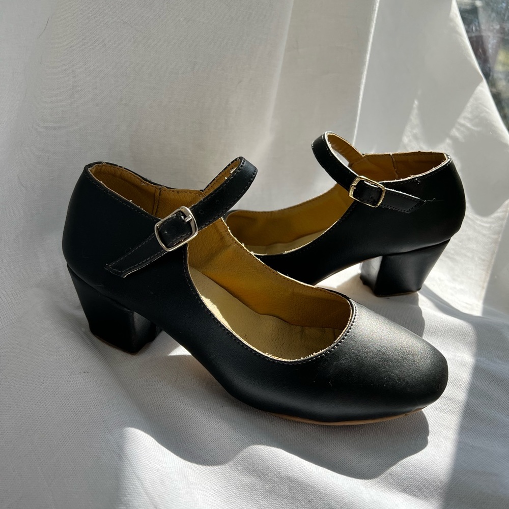 Handmade Mary Janes heels made of Biba Faux leather
